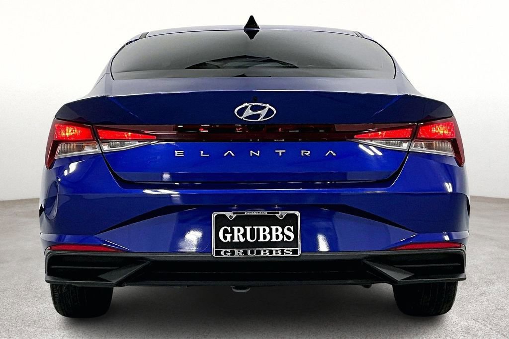 Used 2023 Hyundai Elantra SEL w/ Convenience Package image 6