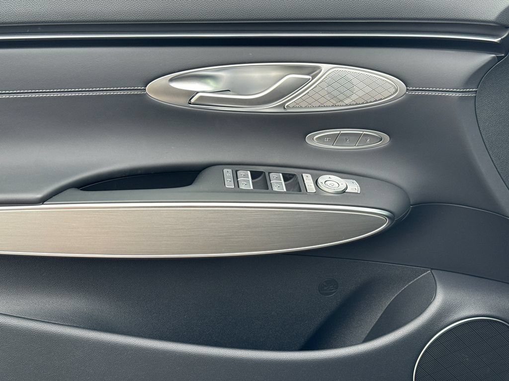 New 2026 Genesis GV70 2.5T Select AWD/4WD image 10