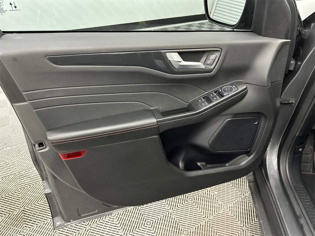 Used 2023 Ford Escape ST-Line w/ Tech Pack #1 image 11