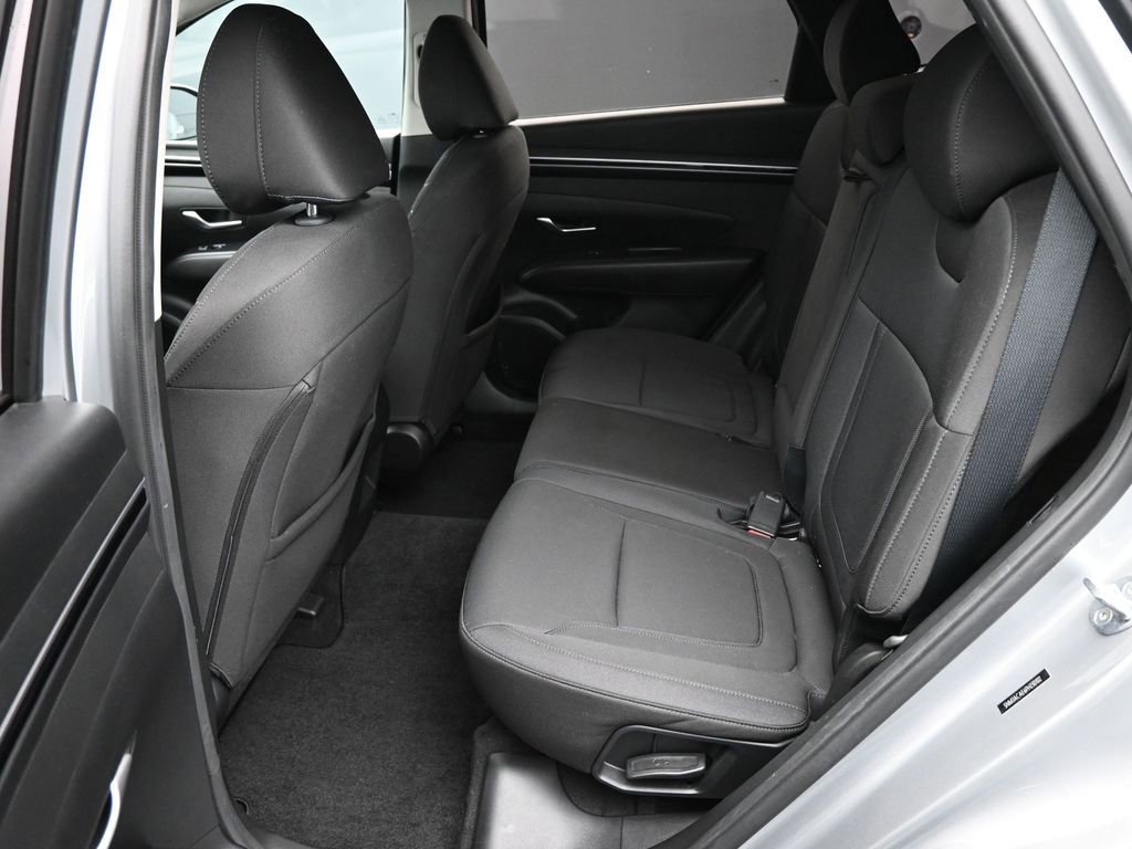 Used 2023 Hyundai Tucson SE image 13