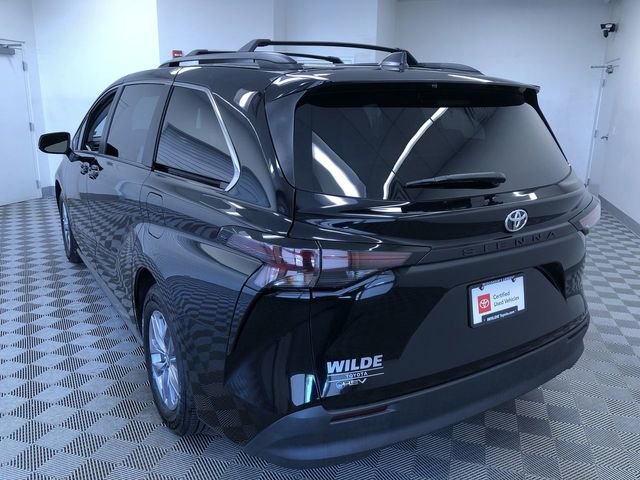 Certified 2026 Toyota Sienna LE FWD image 12