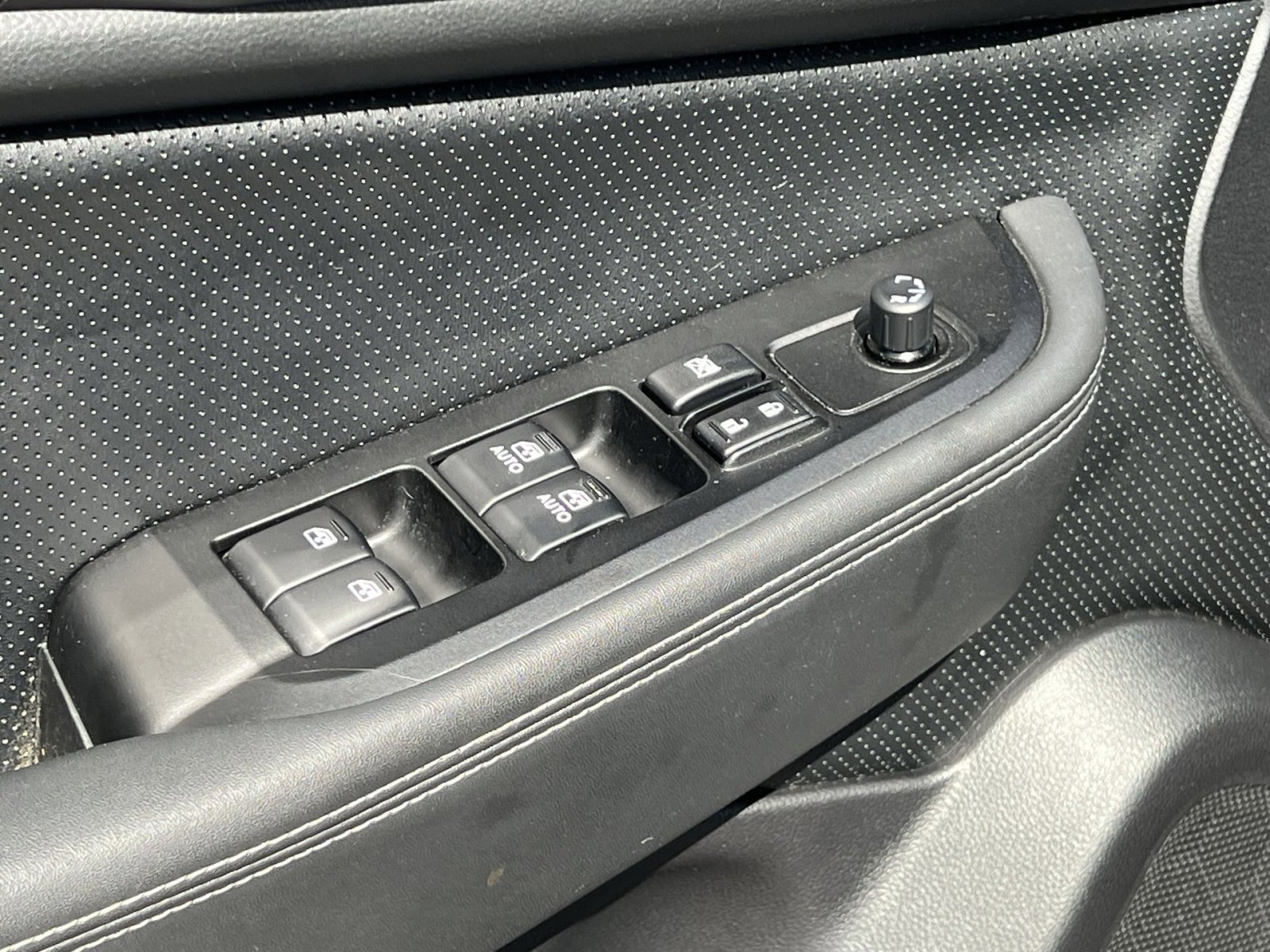 Used 2015 Subaru Outback 2.5i Limited AWD/4WD image 16