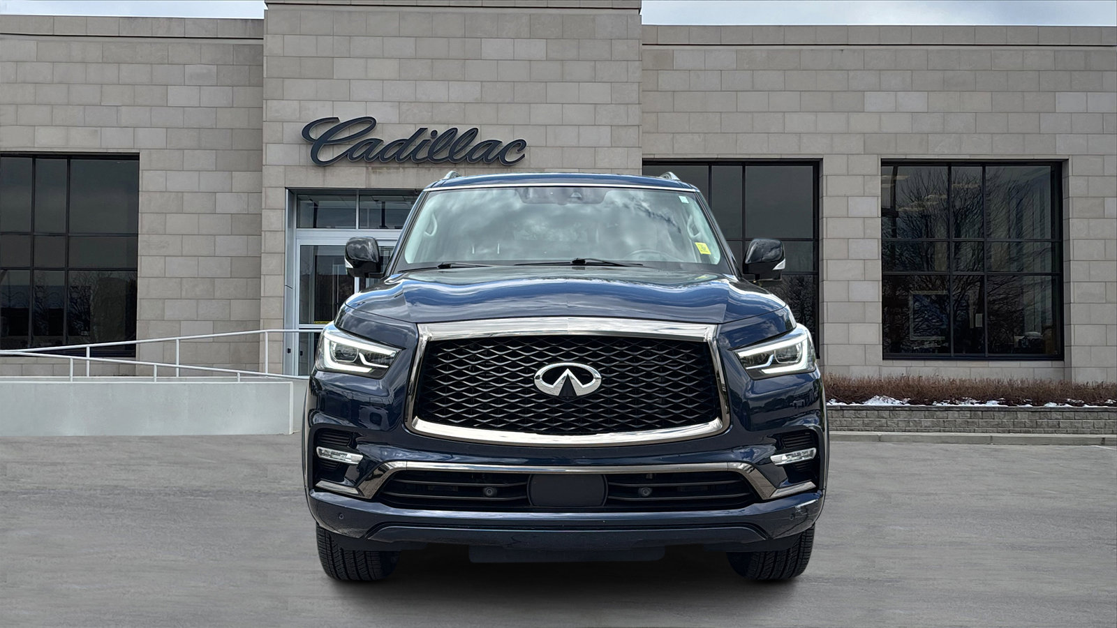 Used 2021 INFINITI QX80 Premium Select w/ All-Season Package AWD/4WD image 7