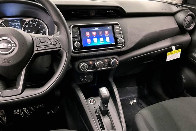 New 2025 Nissan Kicks Play S image 7