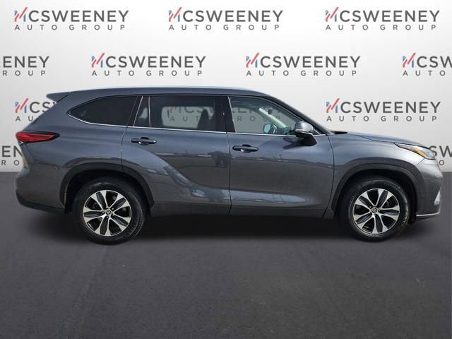 Used 2021 Toyota Highlander XLE image 6