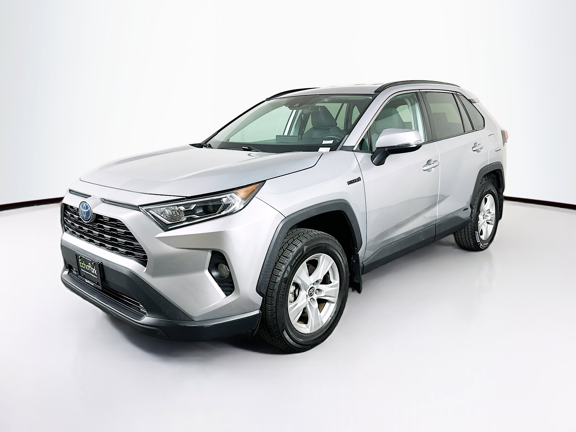 Used 2020 Toyota RAV4 XLE w/ Carpet Mat Package image 3