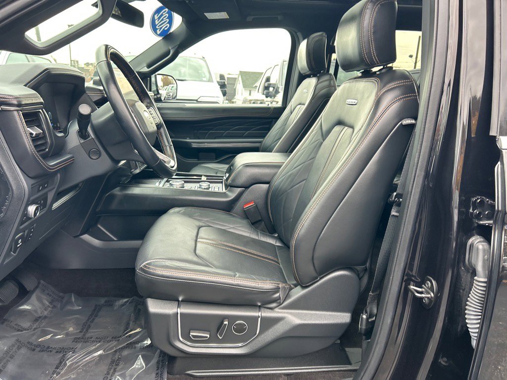 Used 2022 Ford Expedition Platinum image 9