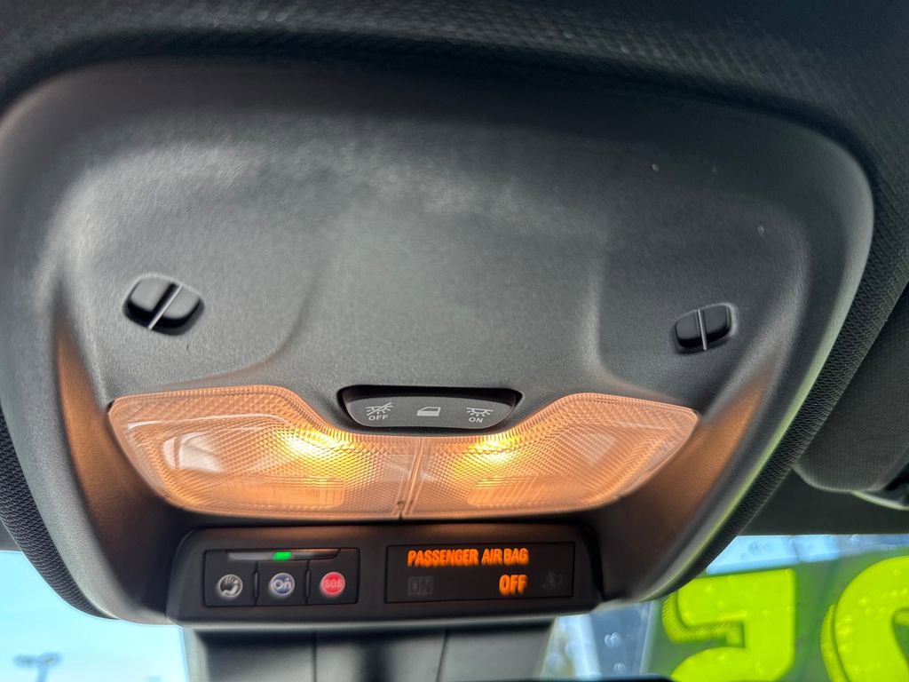 Used 2025 Chevrolet Colorado LT w/ LT Convenience Package image 25