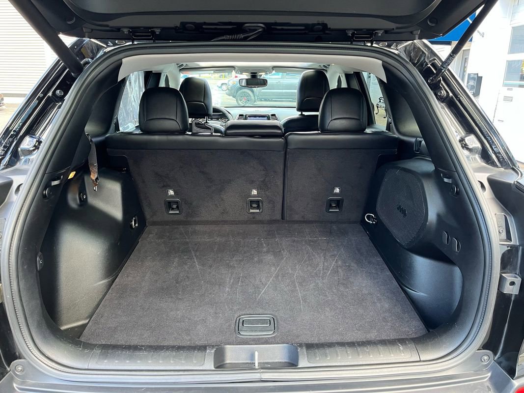 Used 2019 Jeep Cherokee Limited image 26