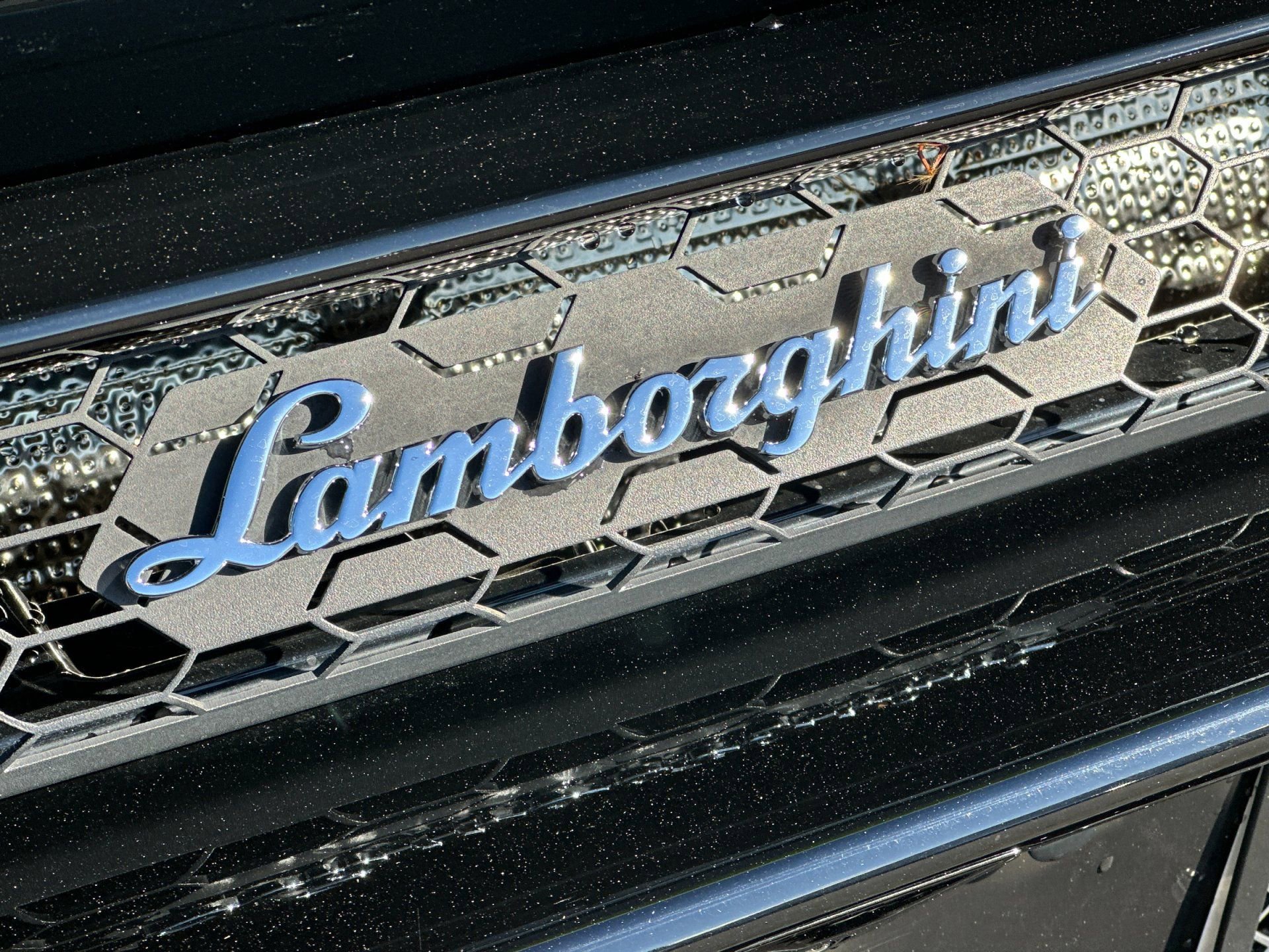 Used 2020 Lamborghini Huracan EVO image 13