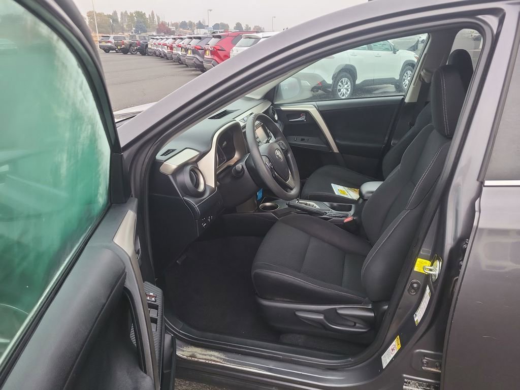 Used 2015 Toyota RAV4 XLE image 11