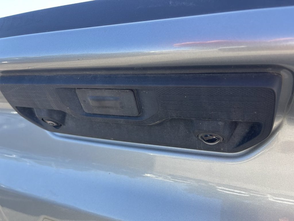 Used 2025 Chevrolet Silverado 1500 LT AWD/4WD image 8