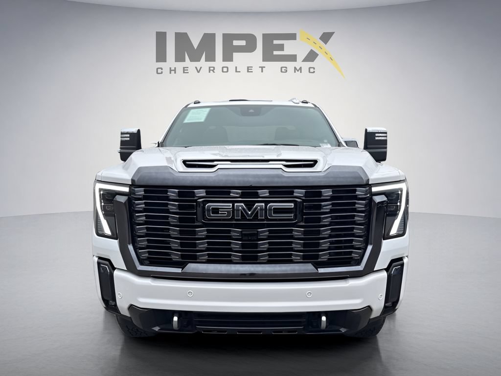 Used 2024 GMC Sierra 3500 Denali Ultimate AWD/4WD image 8