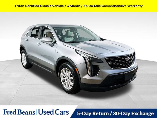Used 2023 Cadillac XT4 Luxury w/ Cold Weather Package FWD image 1