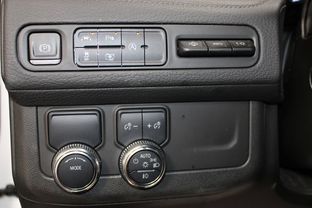 Used 2024 GMC Yukon Denali image 23