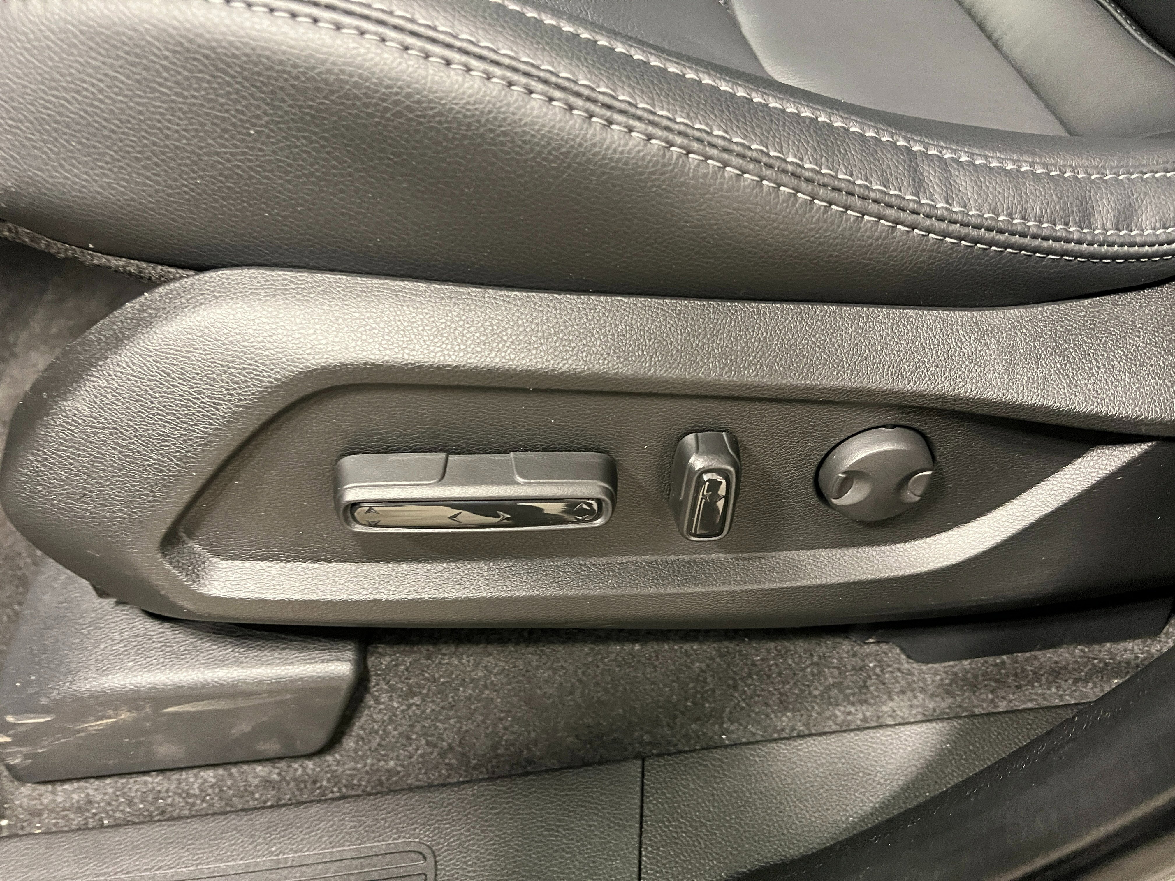 New 2025 Honda Pilot EX-L image 14