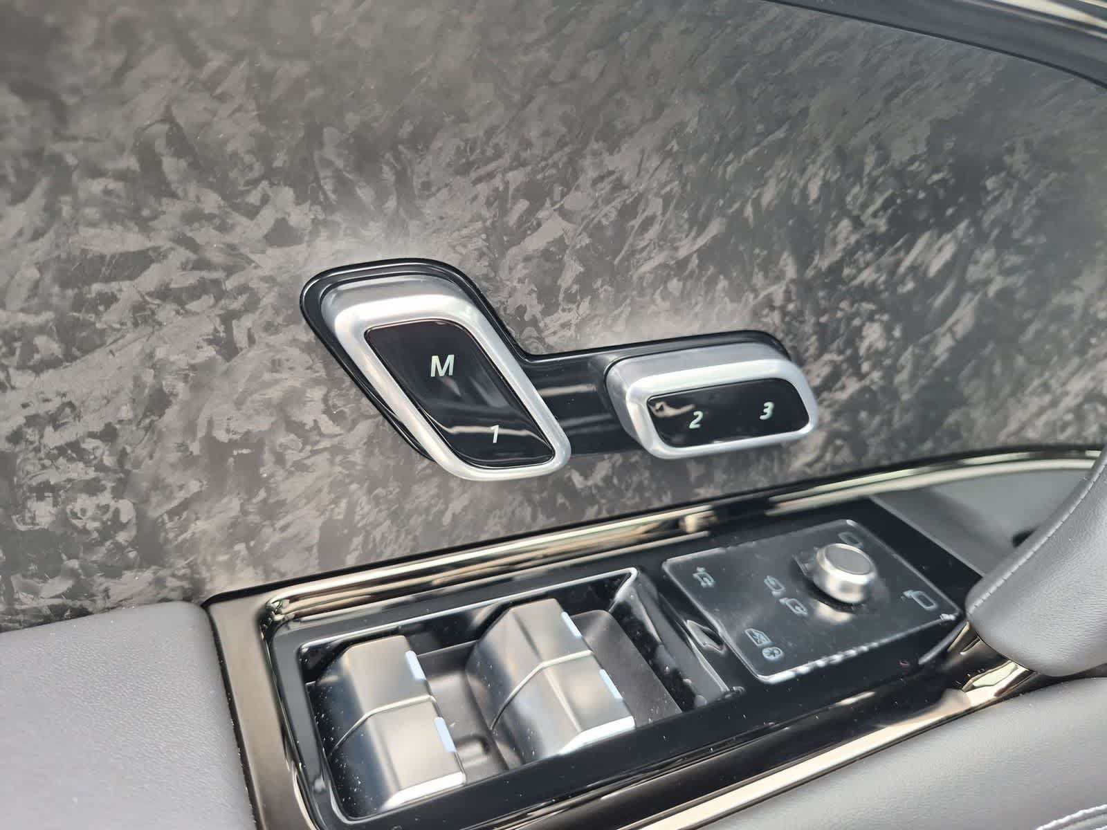 New 2027 Land Rover Range Rover Sport Dynamic SE AWD/4WD image 17