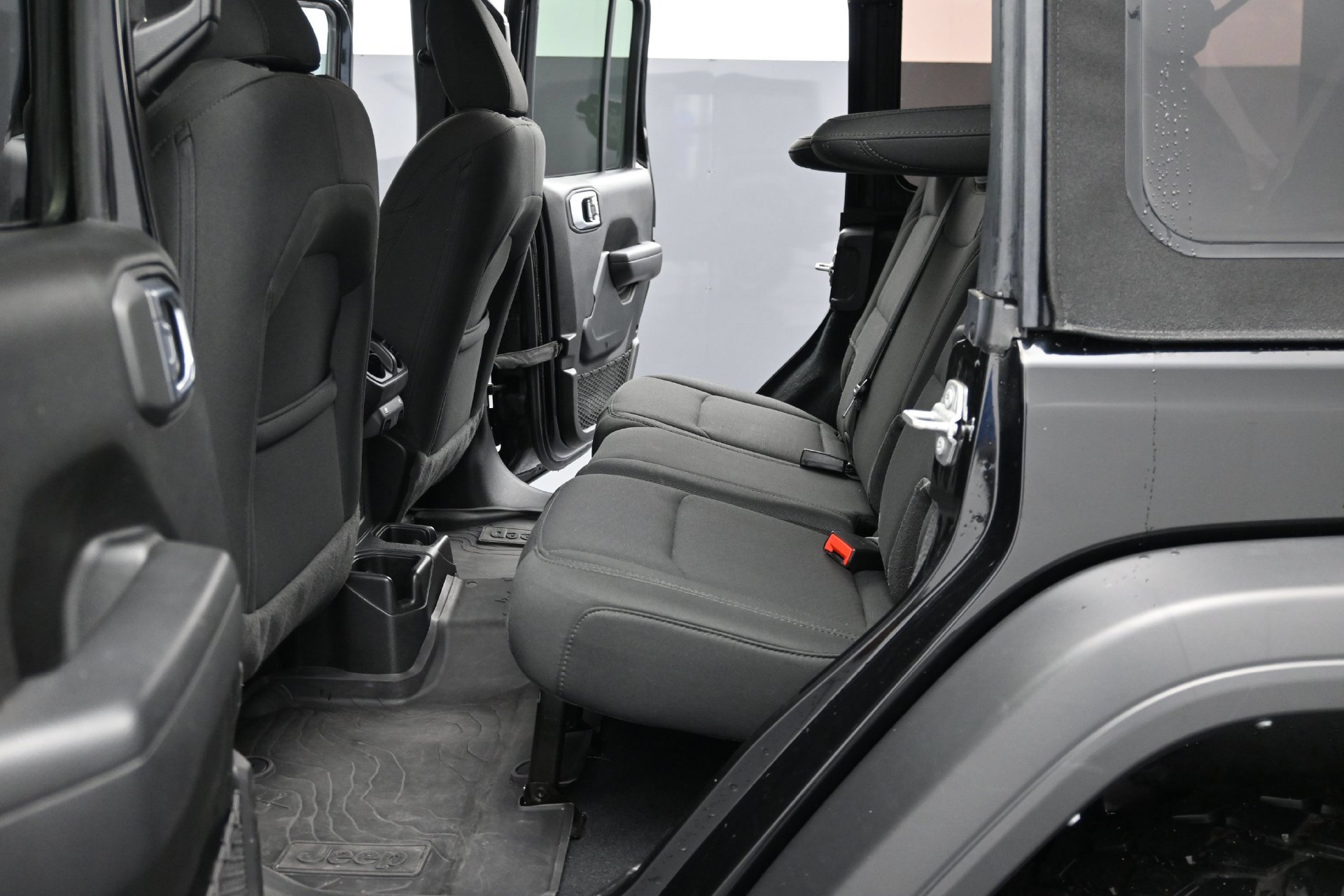 Used 2022 Jeep Wrangler Unlimited Sport AWD/4WD image 12