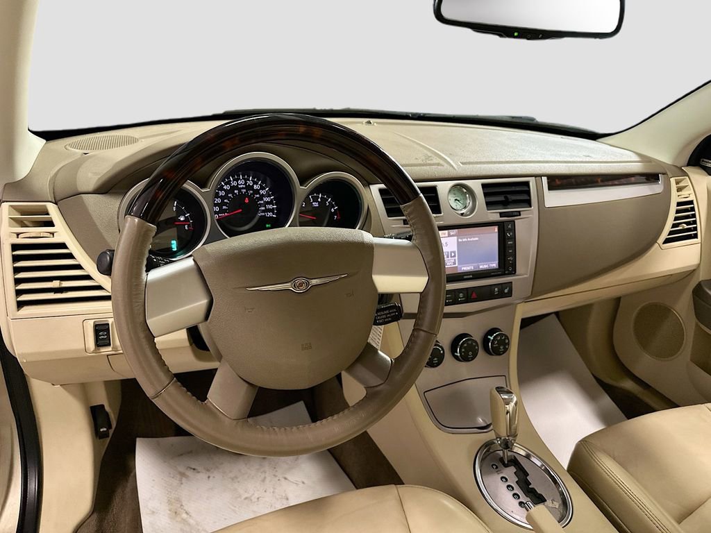 Used 2010 Chrysler Sebring Limited image 21