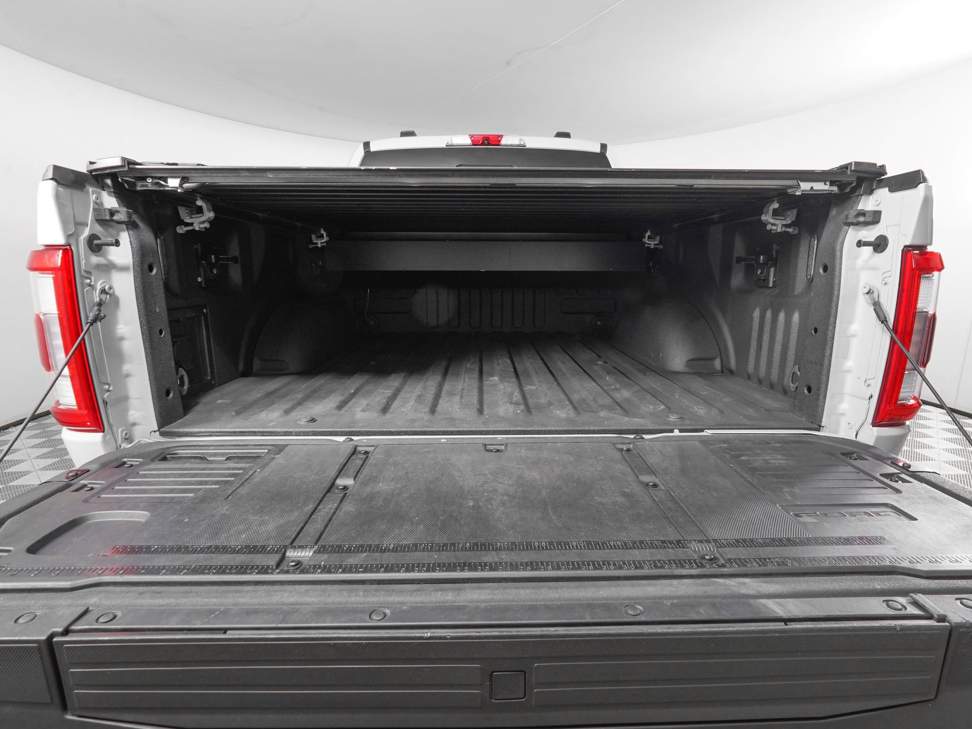 Used 2023 Ford F150 Lariat w/ Max Trailer Tow Package AWD/4WD image 6