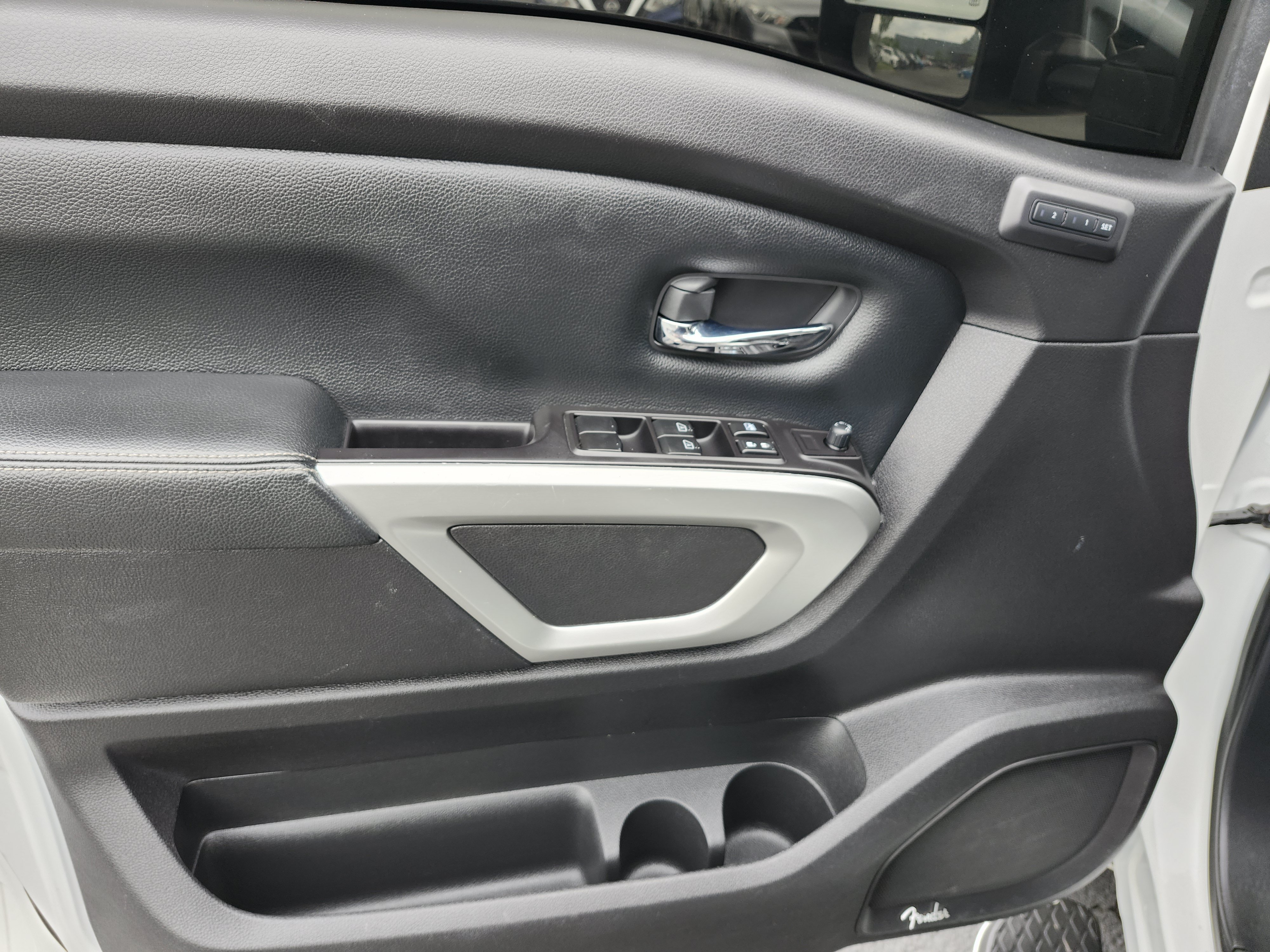 Used 2021 Nissan Titan SL w/ Moonroof Package AWD/4WD image 31
