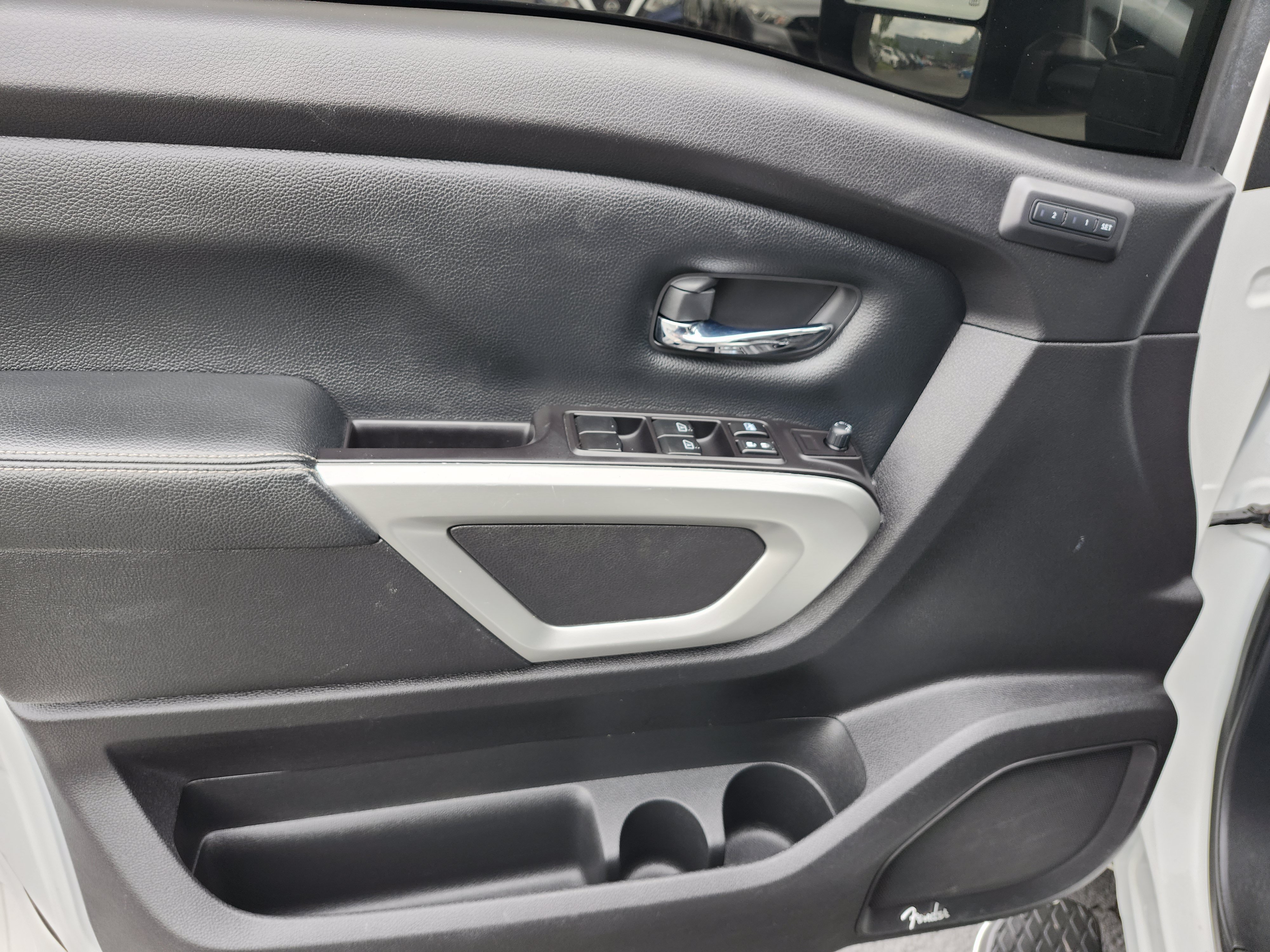 Used 2021 Nissan Titan SL w/ Moonroof Package AWD/4WD image 31