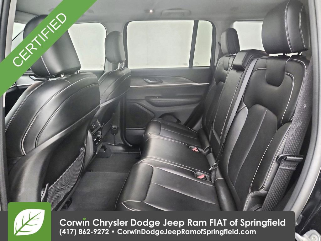 Certified 2023 Jeep Grand Cherokee Limited w/ Black Appearance Package image 31