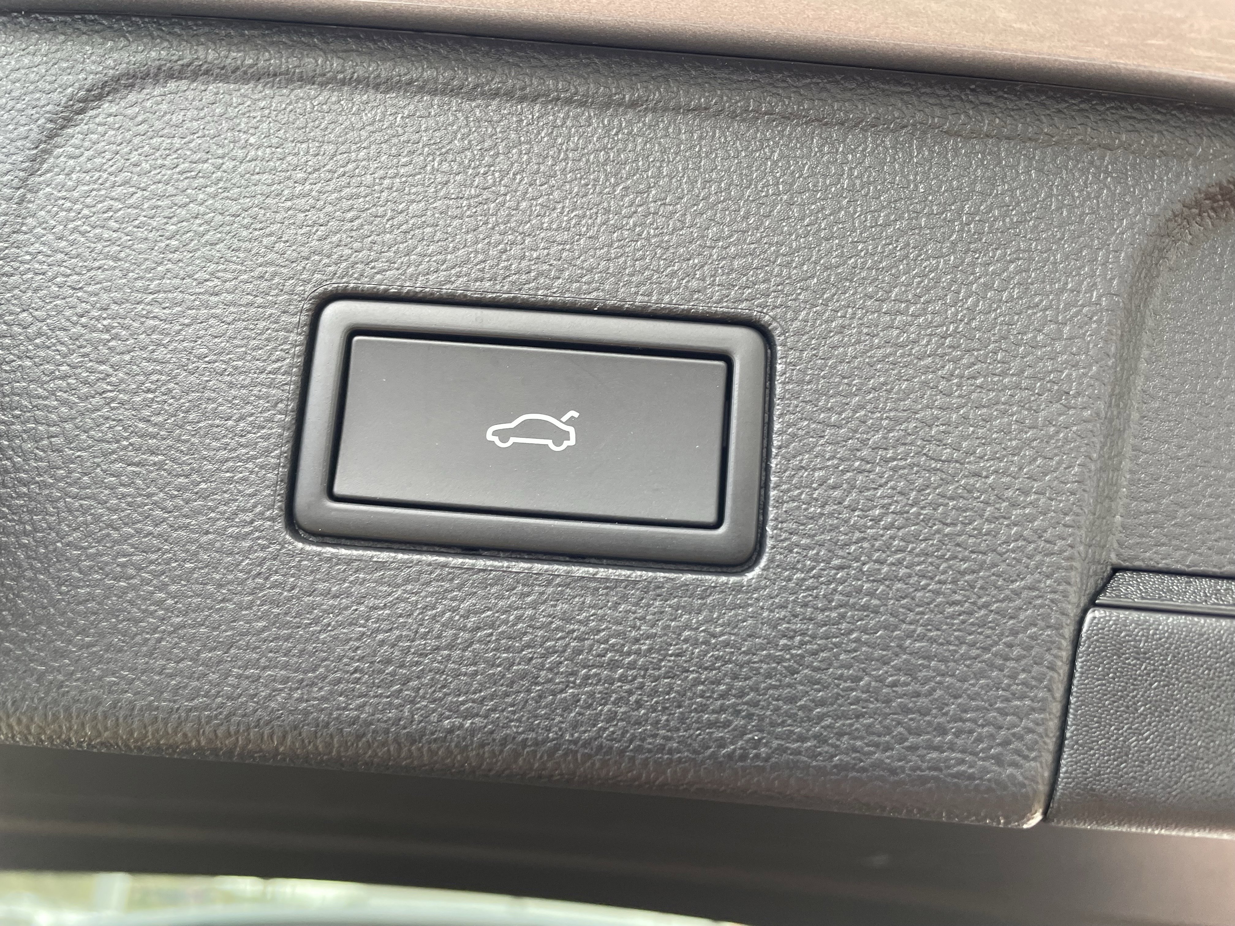 New 2026 Volkswagen Atlas SE image 11