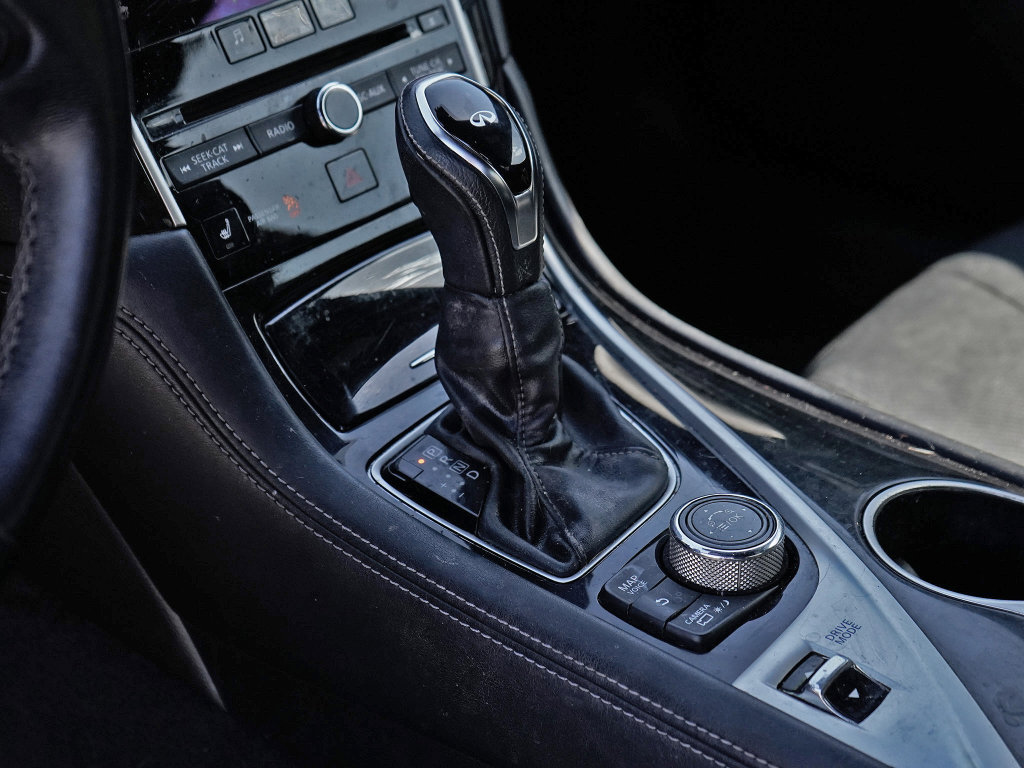 Used 2018 INFINITI Q60 3.0t Luxe w/ Sensory Package 3.0T Luxe image 19