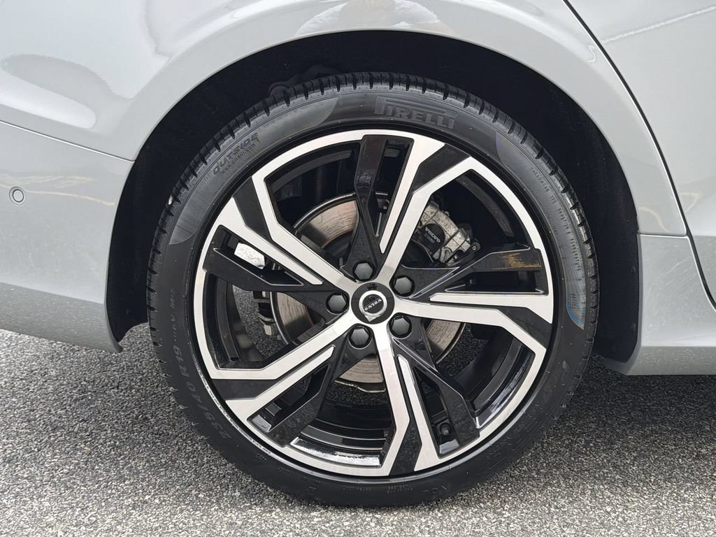 Certified 2024 Volvo S60 B5 Plus w/ Climate Package AWD/4WD image 12