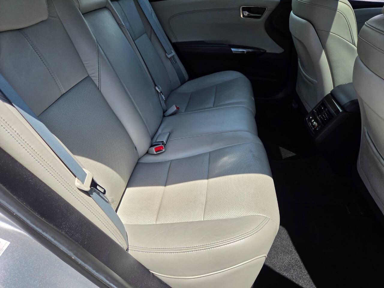 Used 2015 Toyota Avalon Limited FWD image 41
