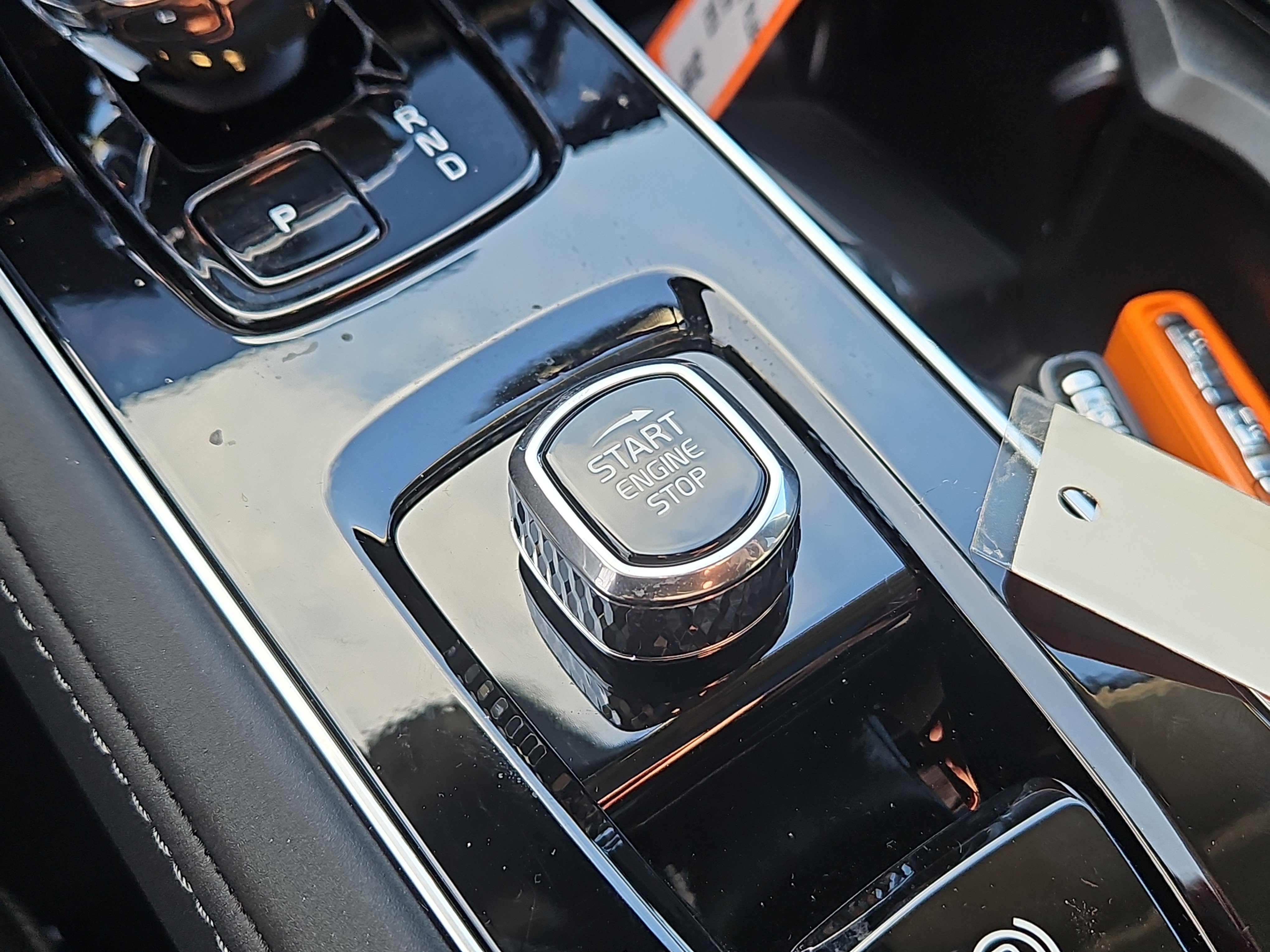 New 2026 Volvo XC90 B6 Plus w/ Protection Package Premier image 15