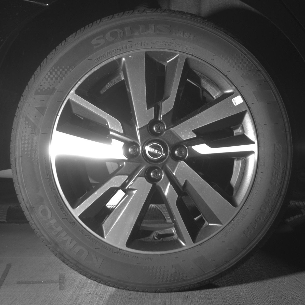 Used 2025 Nissan Versa SV image 15