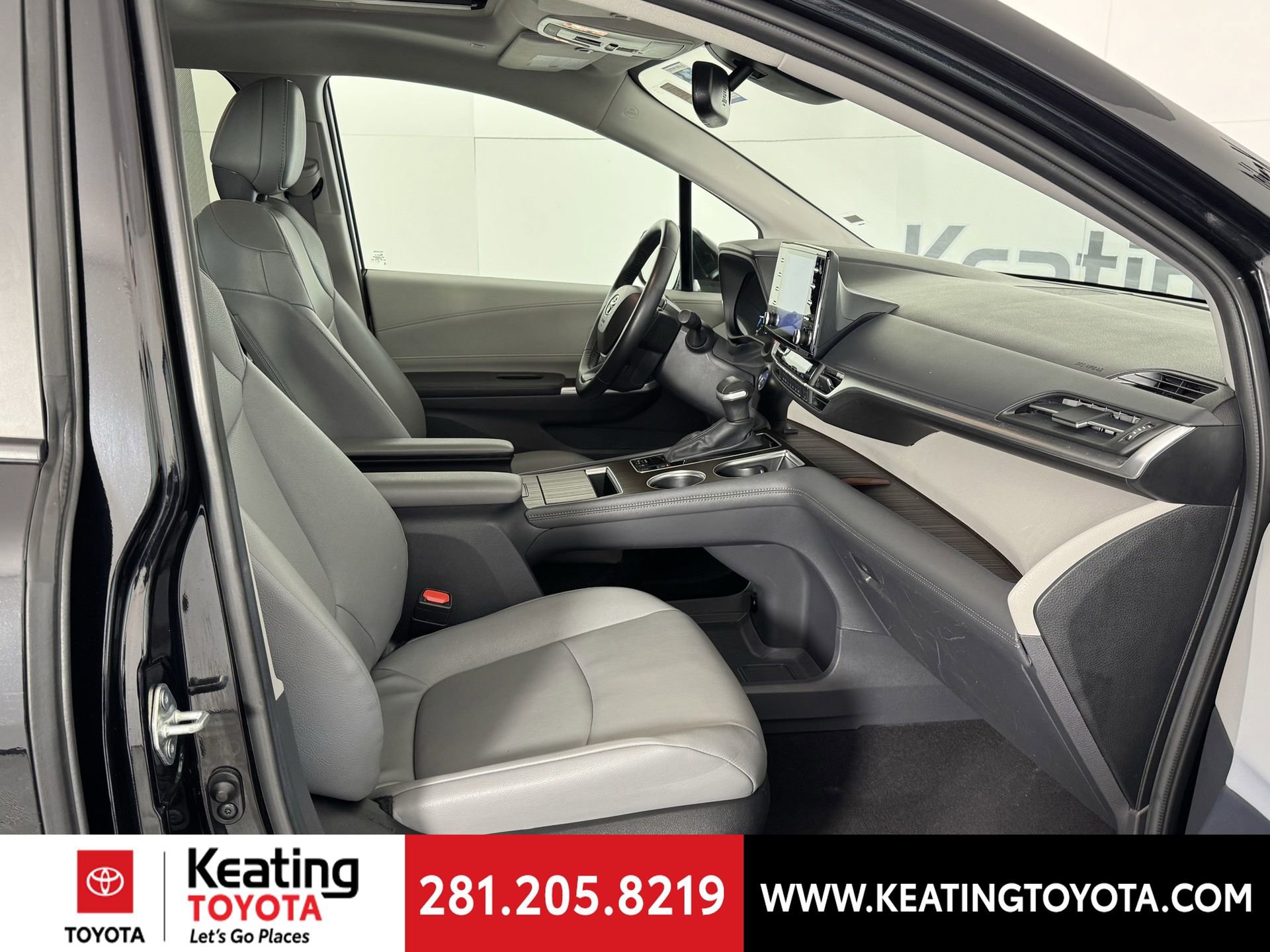 Certified 2024 Toyota Sienna XLE image 23