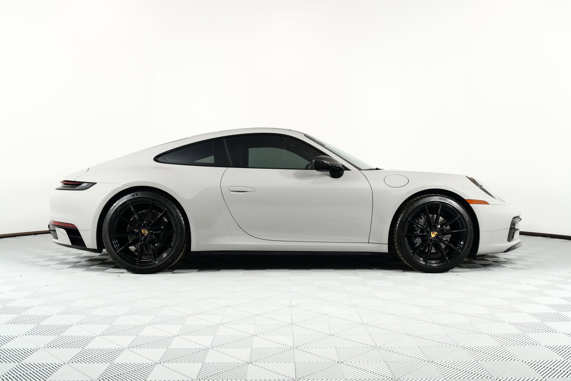 Used 2024 Porsche 911 Carrera image 8