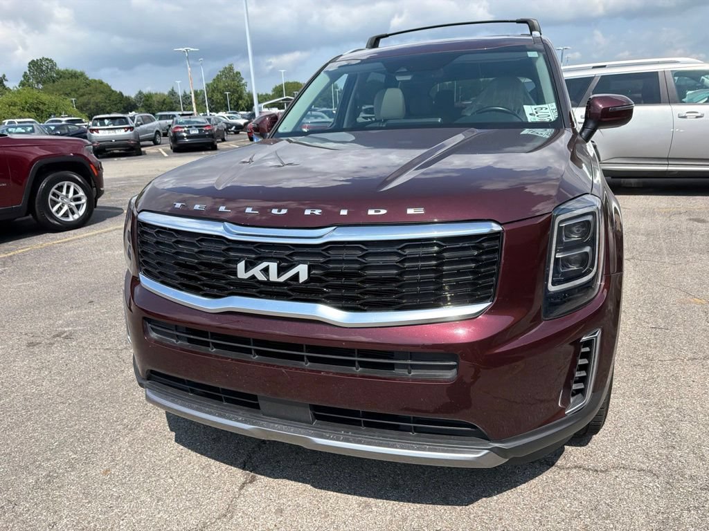 Used 2022 Kia Telluride EX w/ EX Premium Package FWD image 4
