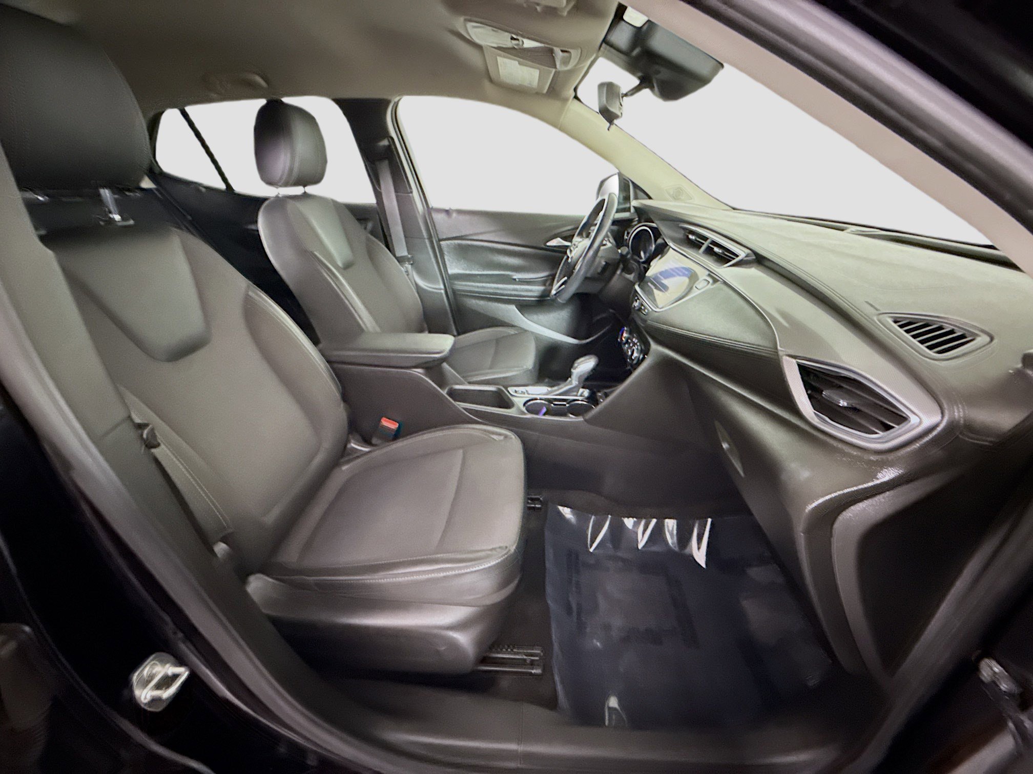 Used 2020 Buick Encore GX Preferred w/ Cold Weather Comfort Package image 29