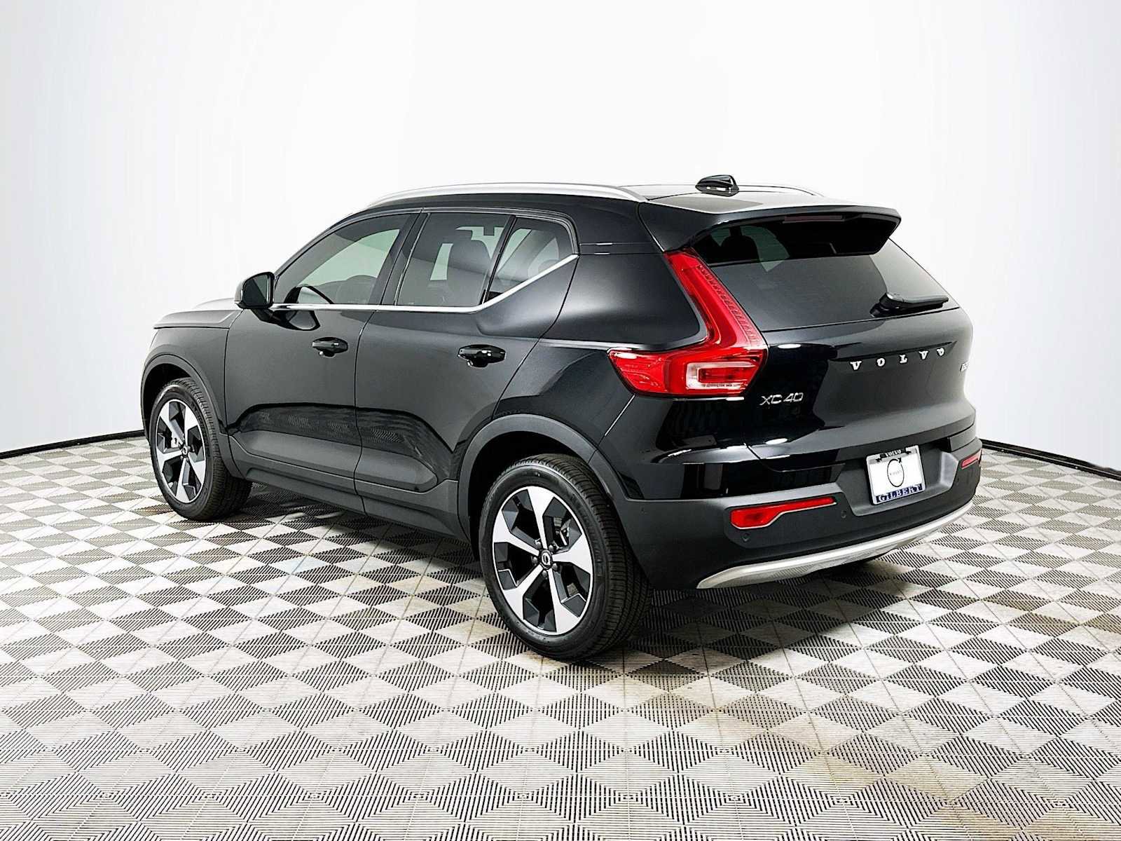Certified 2025 Volvo XC40 B5 Plus w/ Protection Package Premier image 5