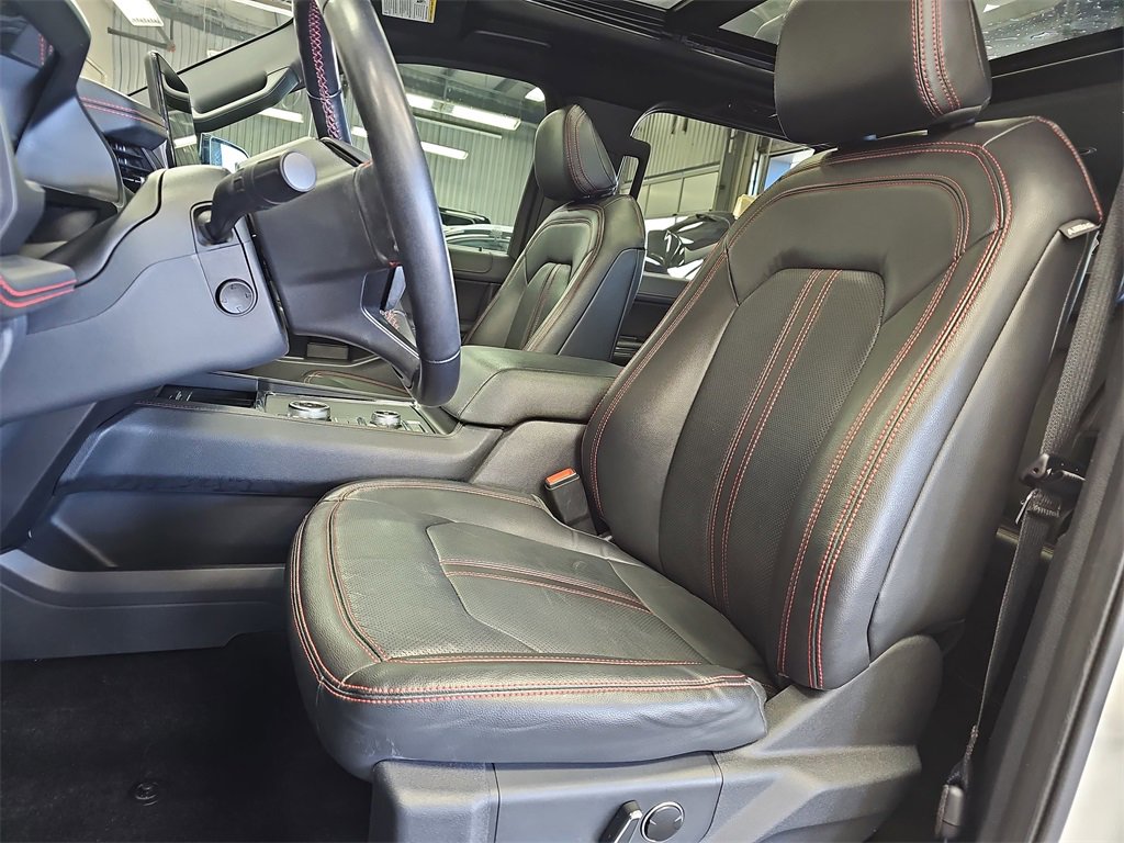 Used 2022 Ford Expedition Max Limited image 15