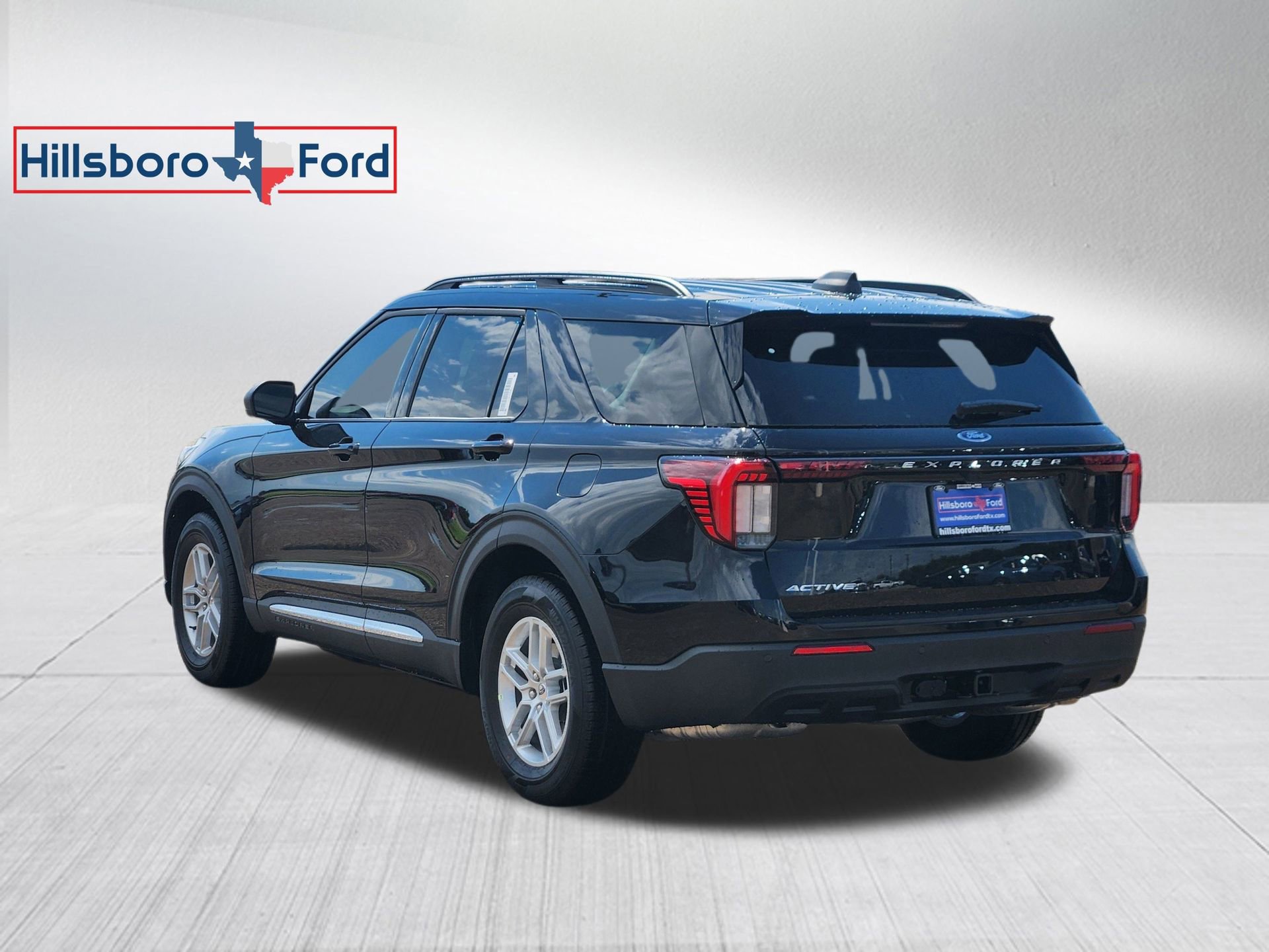 New 2025 Ford Explorer Active image 3