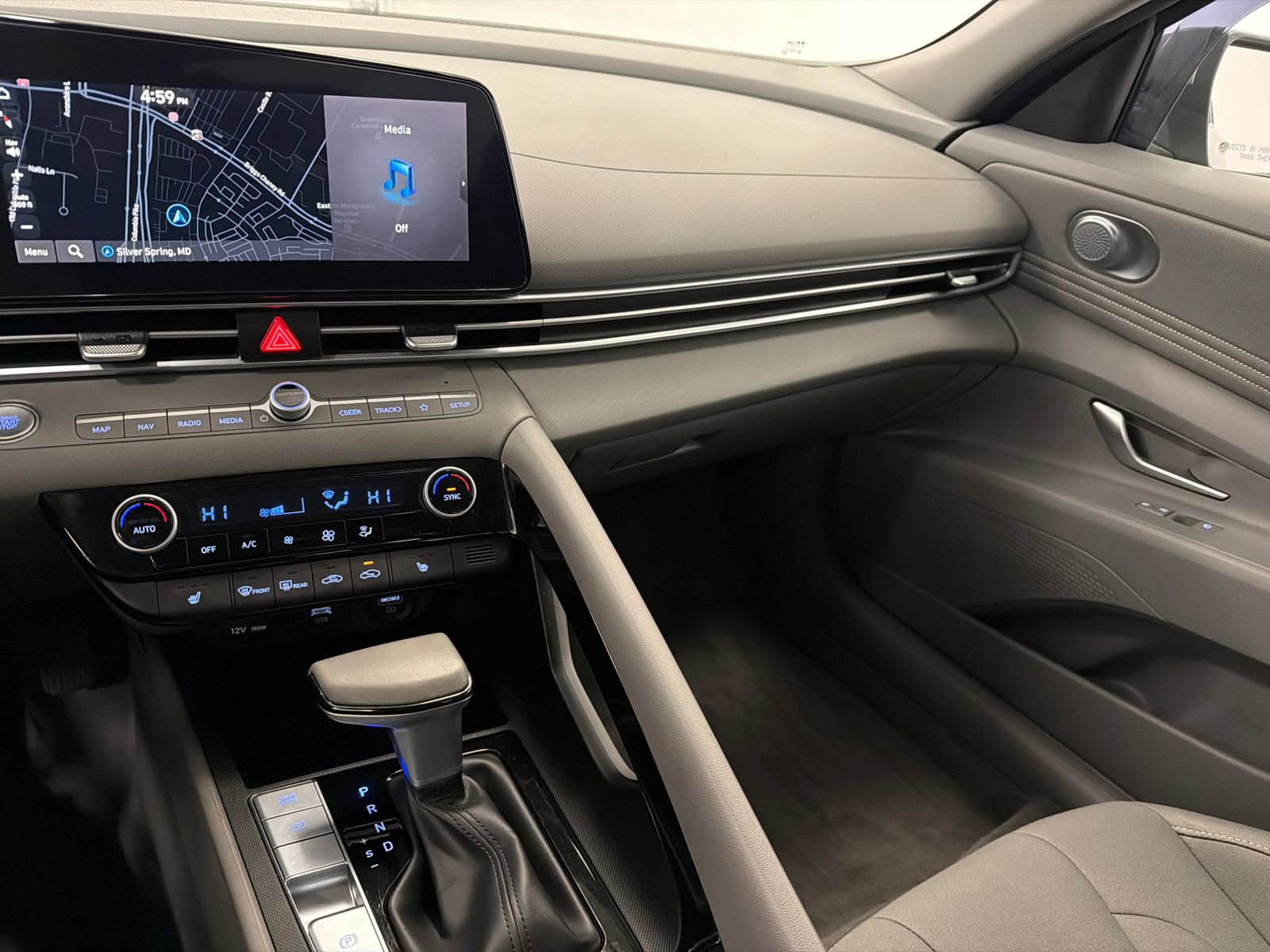 Used 2023 Hyundai Elantra SEL w/ Convenience Package image 21