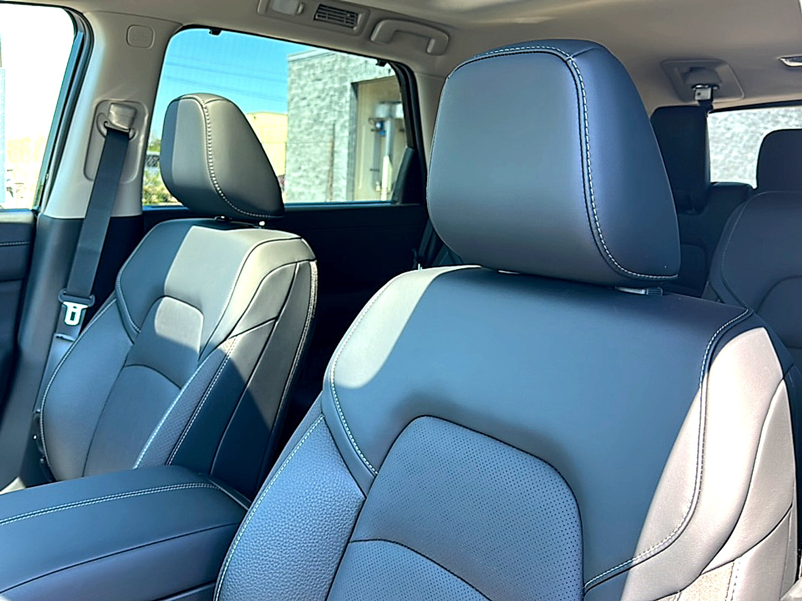 New 2026 Nissan Pathfinder SL w/ SL Premium Package FWD image 11