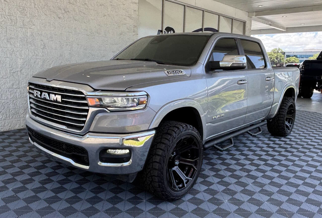 Used 2025 RAM 1500 Laramie AWD/4WD image 5