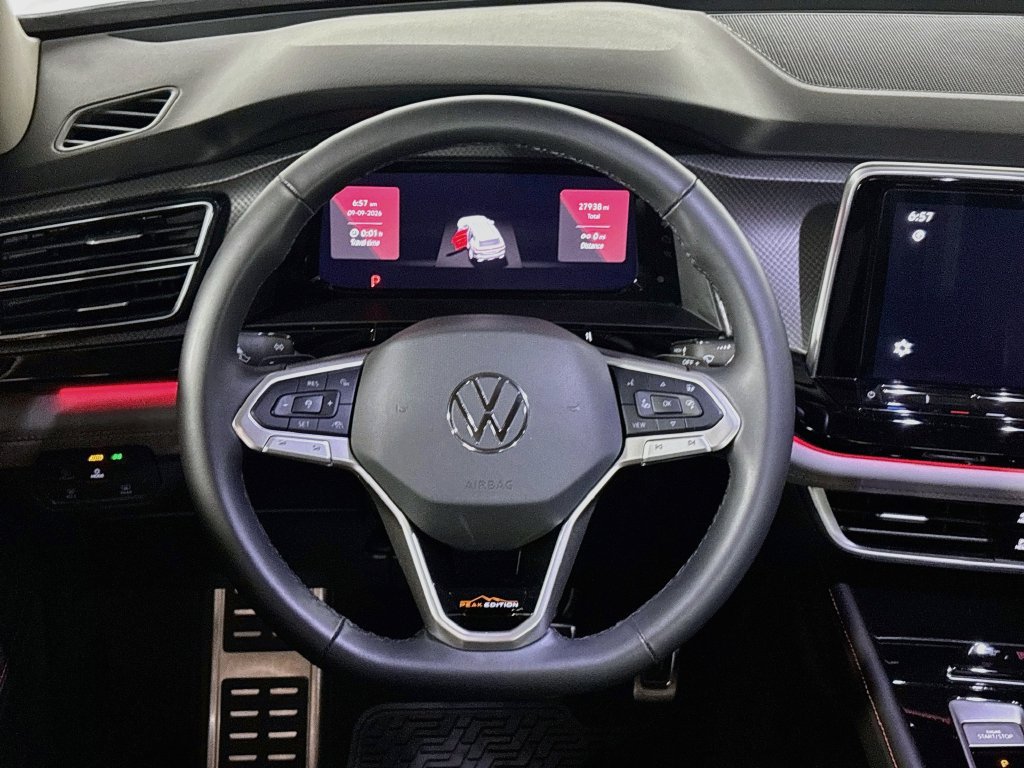 Certified 2024 Volkswagen Atlas Peak Edition SE AWD/4WD image 14