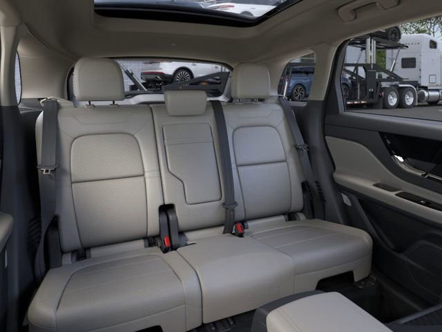 New 2026 Lincoln Corsair Premiere image 11