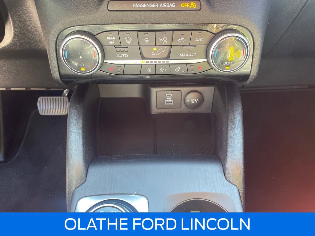 Used 2022 Ford Escape Titanium image 14
