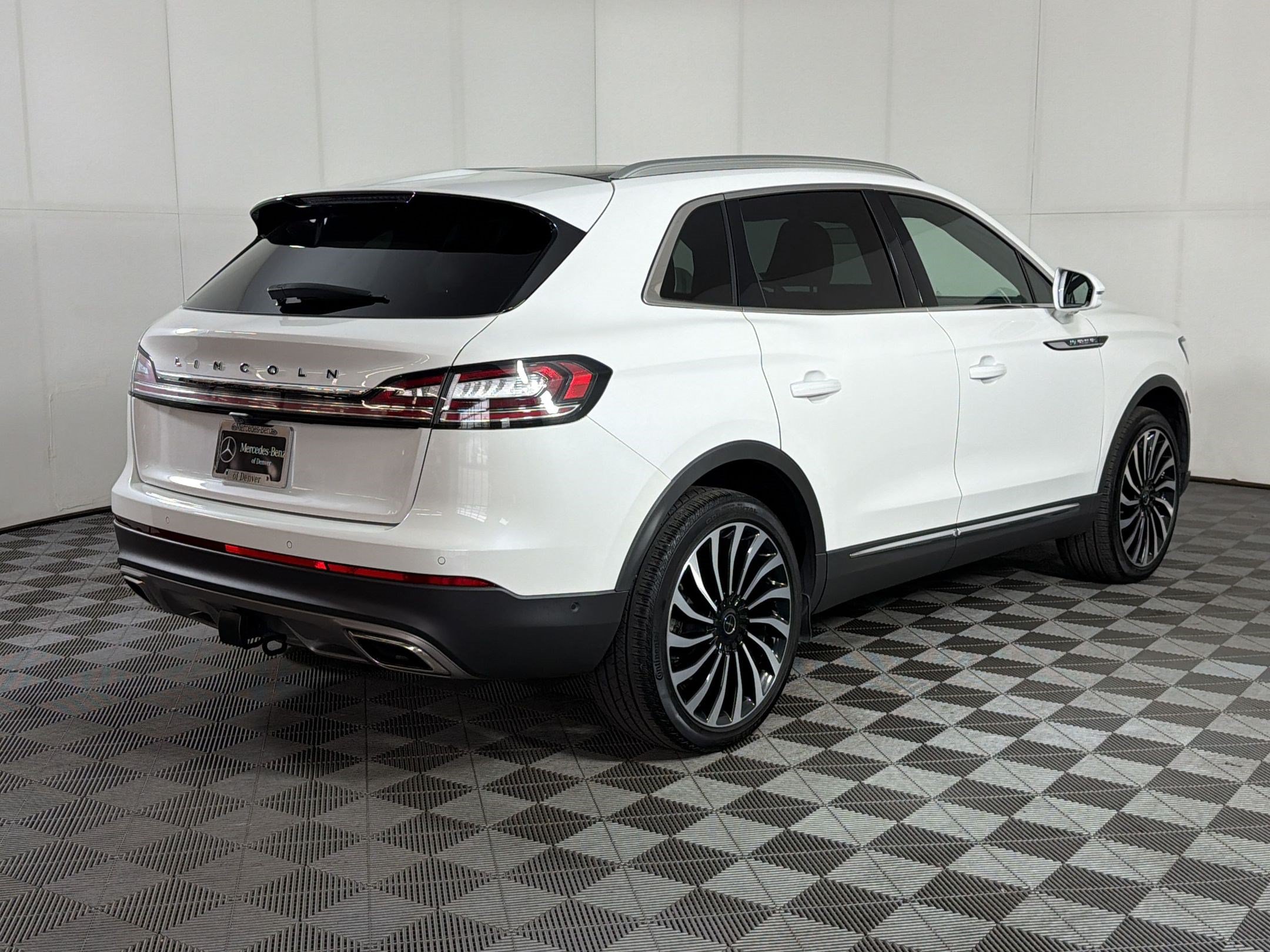 Used 2022 Lincoln Nautilus Black Label w/ Class II Trailer Tow Package AWD/4WD image 9