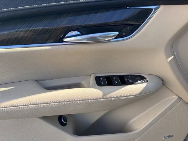 Used 2019 Cadillac XT5 FWD image 13