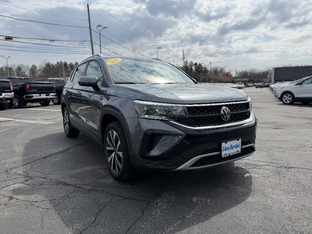 Used 2022 Volkswagen Taos SE image 9