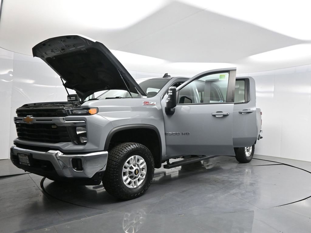 Used 2024 Chevrolet Silverado 2500 LT w/ Convenience Package image 46